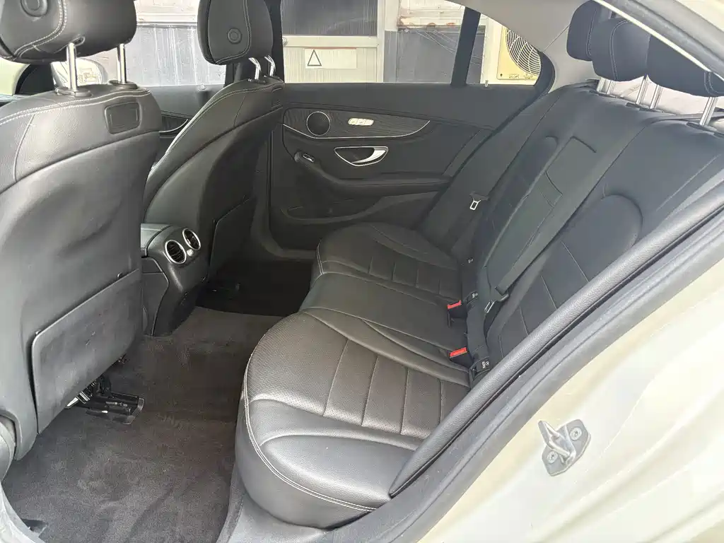 Mercedes-Benz C-Class — миниатюра 10