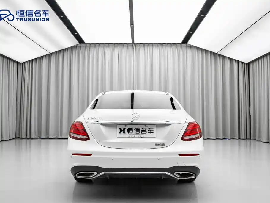 Mercedes-Benz E-Class — миниатюра 6