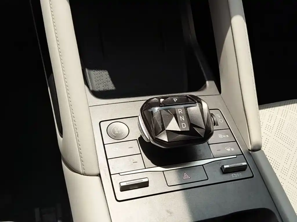 BYD Yuan UP — миниатюра 14