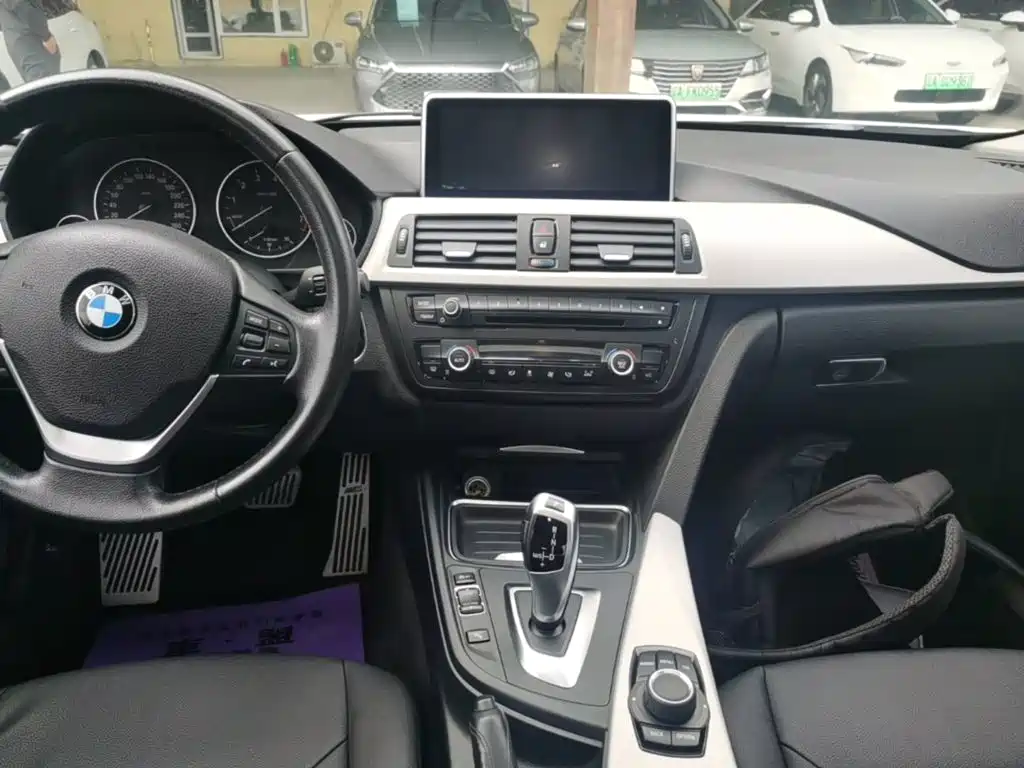 BMW 3 Series — миниатюра 13