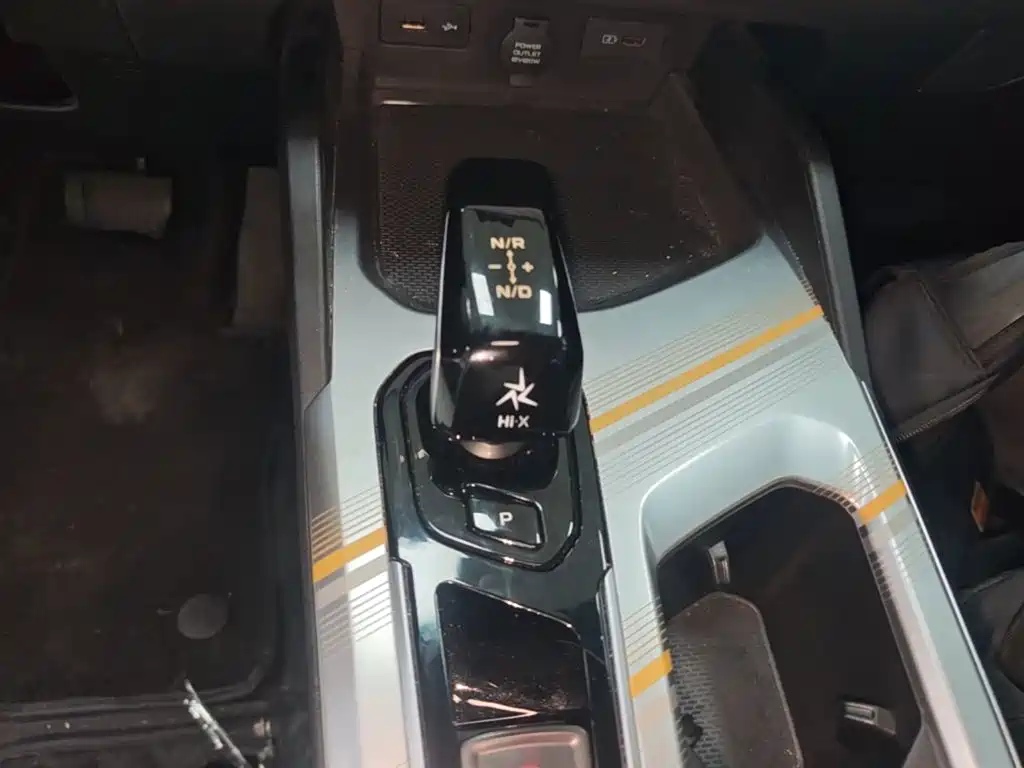 Geely L HiP — миниатюра 14