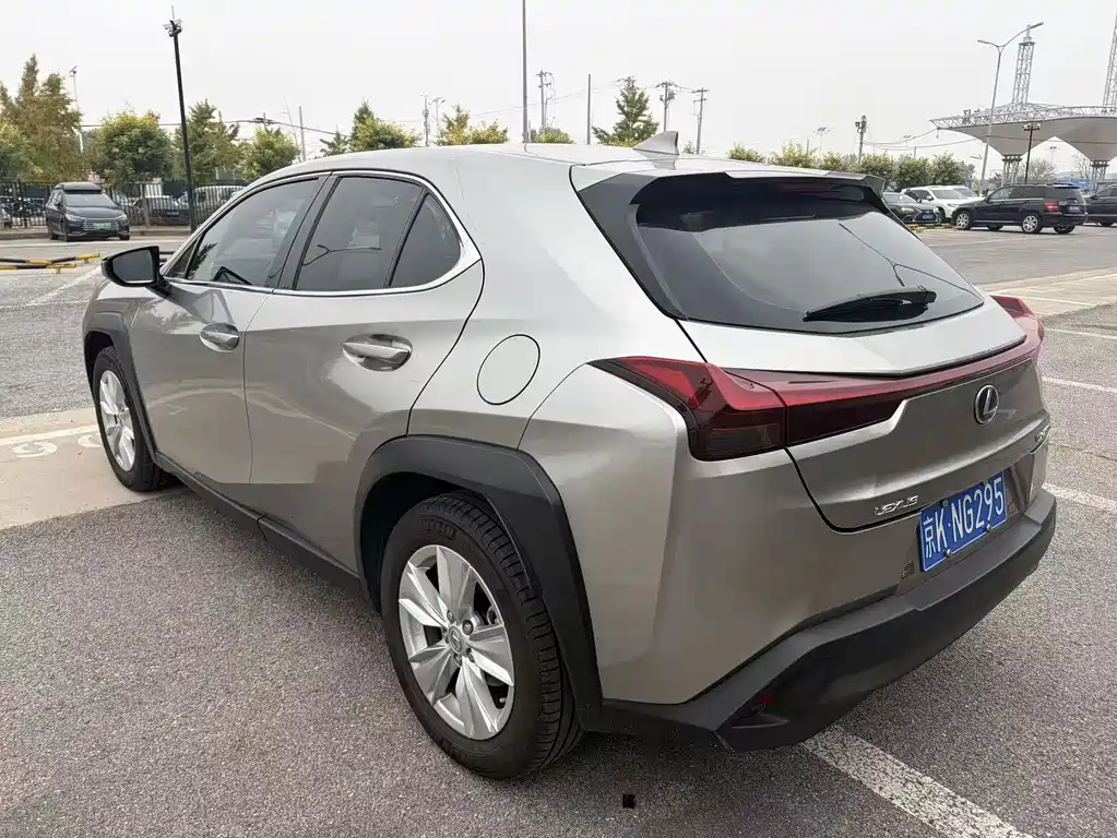 Lexus UX — миниатюра 6