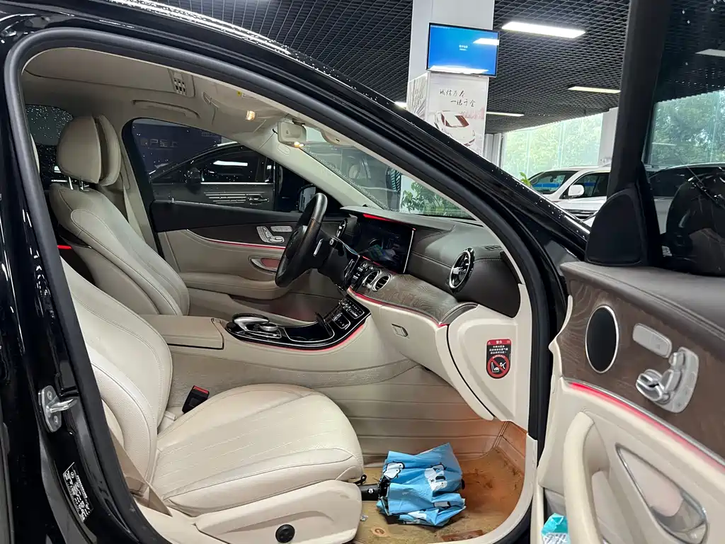 Mercedes-Benz E-Class — миниатюра 18