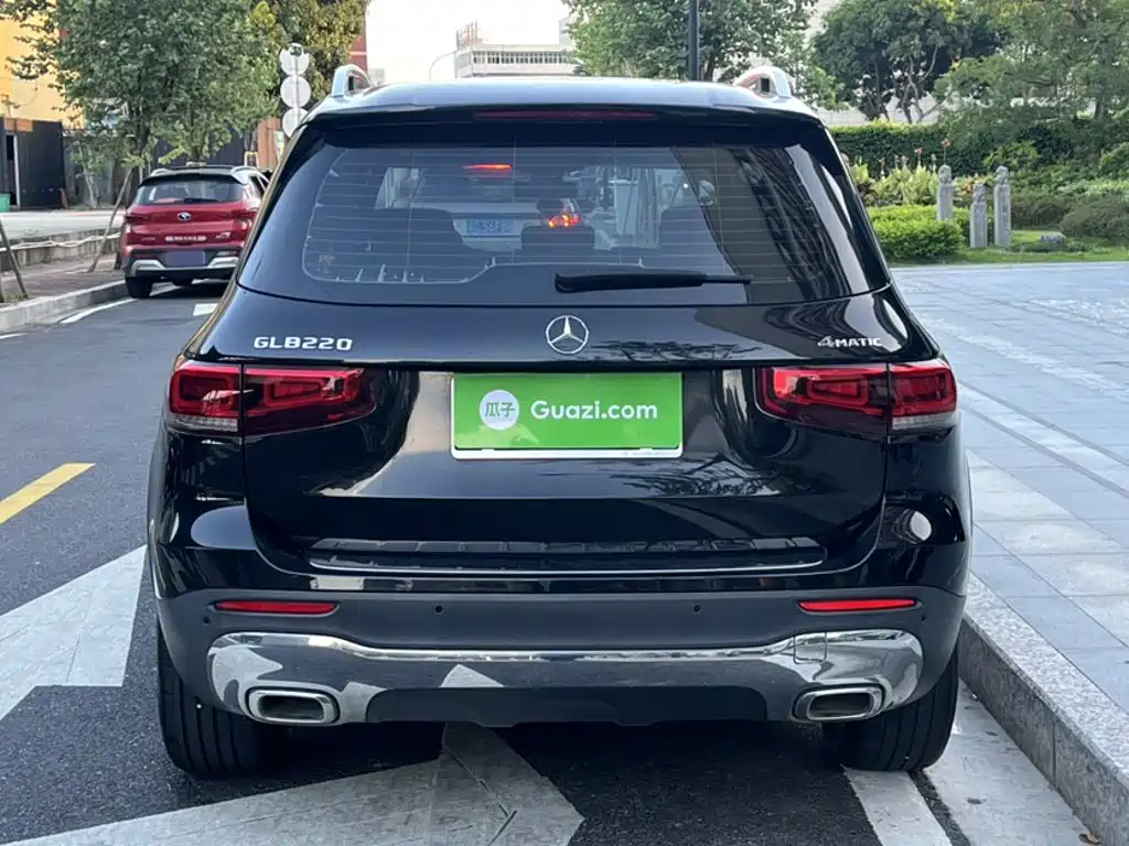 Mercedes-Benz GLB — миниатюра 11