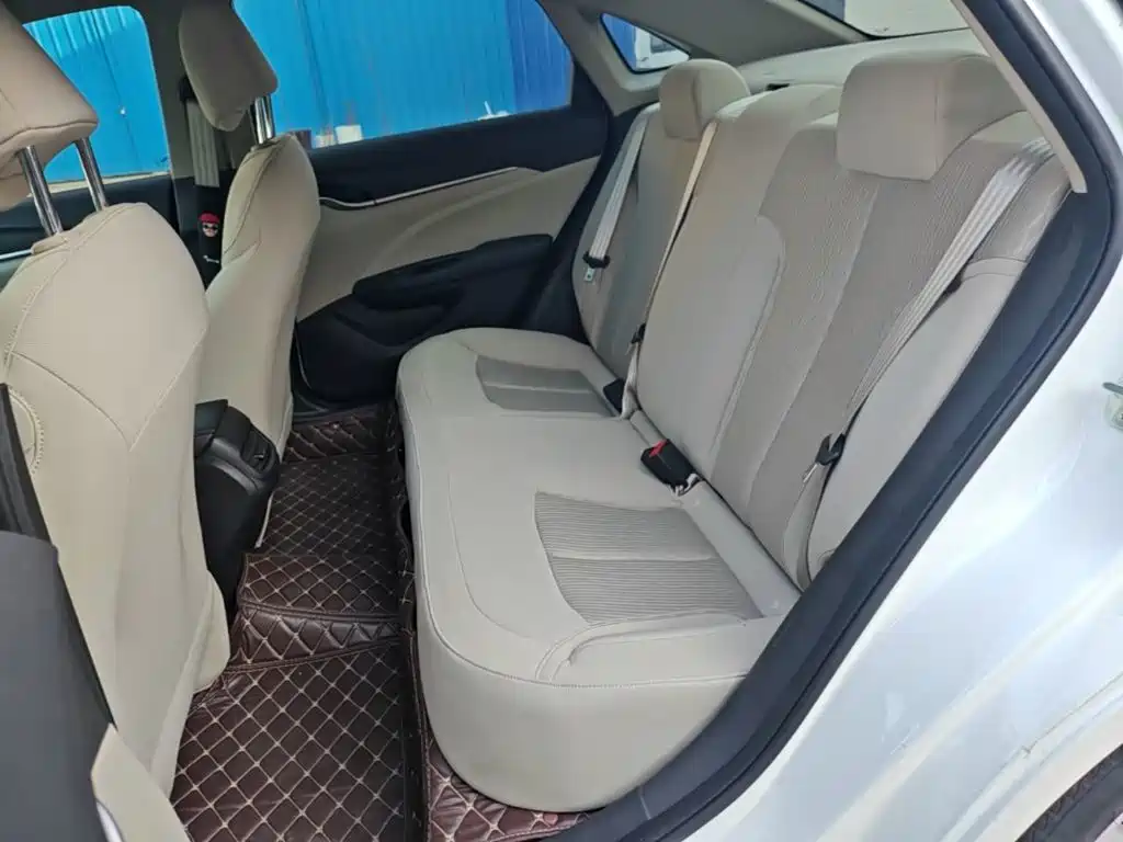 Buick Excelle — миниатюра 17