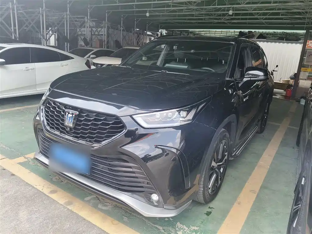 Toyota Crown Kluger 2024