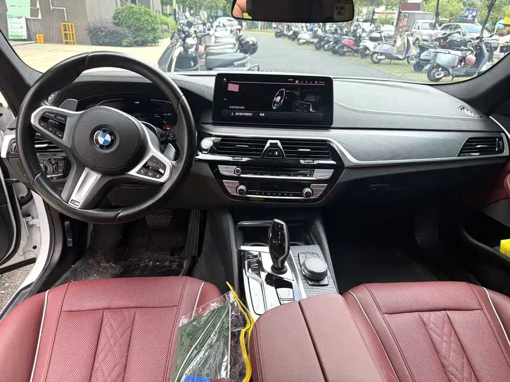 BMW 5 Series — миниатюра 2