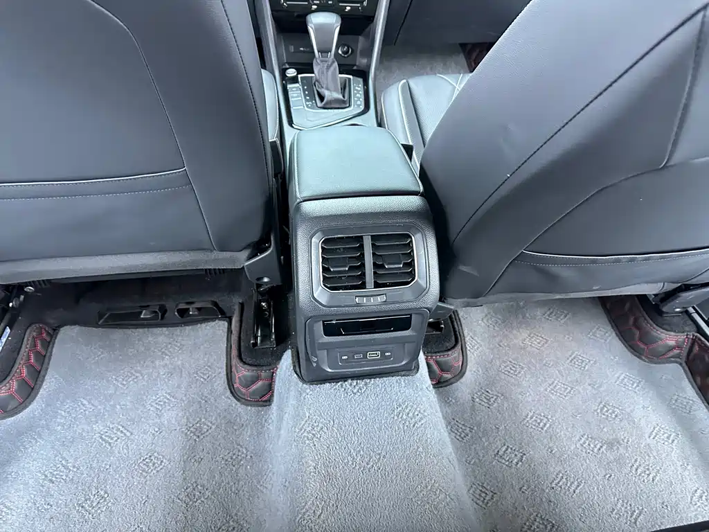Volkswagen Tiguan L — миниатюра 12