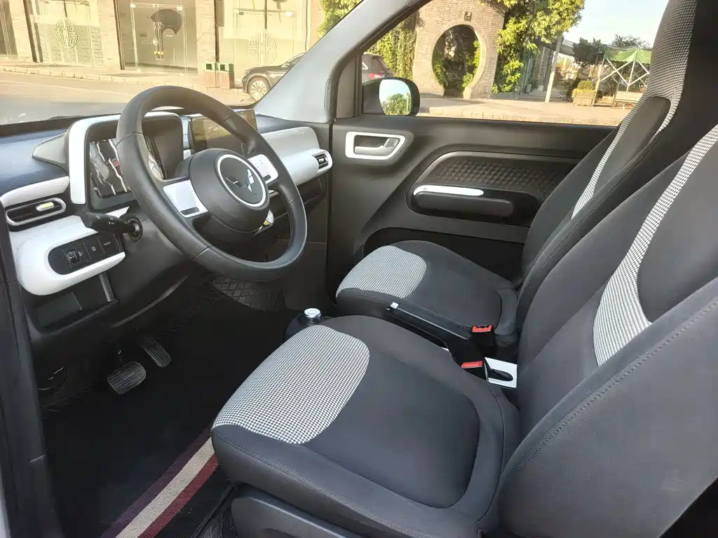 Wuling MINIEV — миниатюра 3