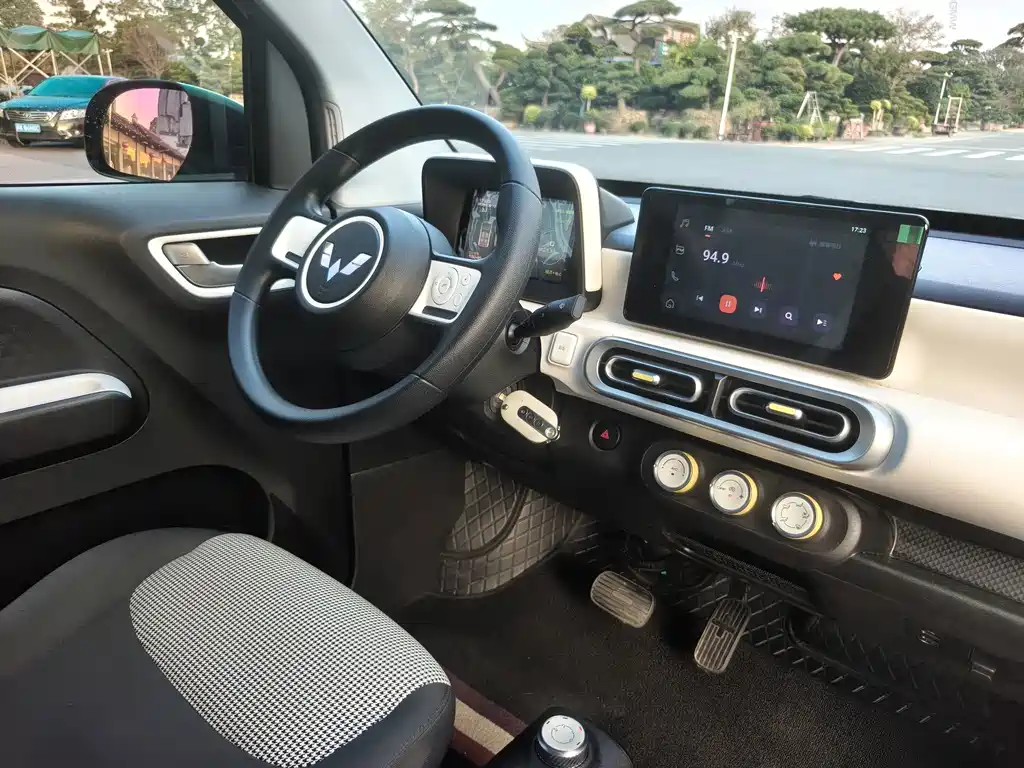 Wuling MINIEV — миниатюра 7