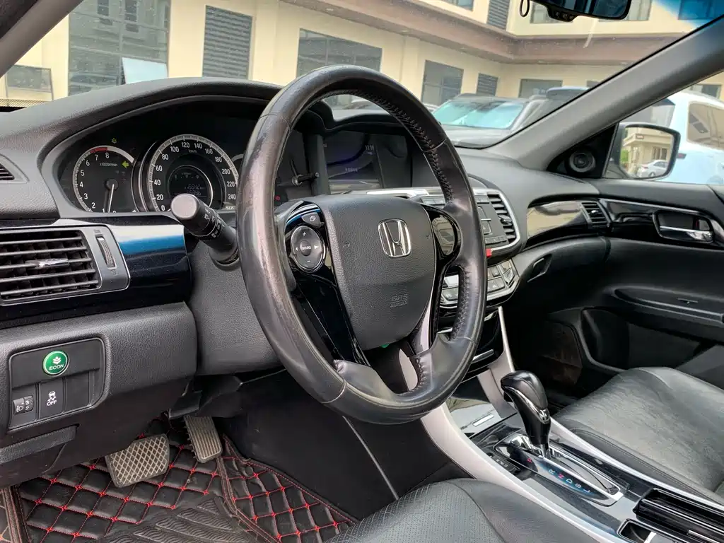 Honda Accord — миниатюра 17
