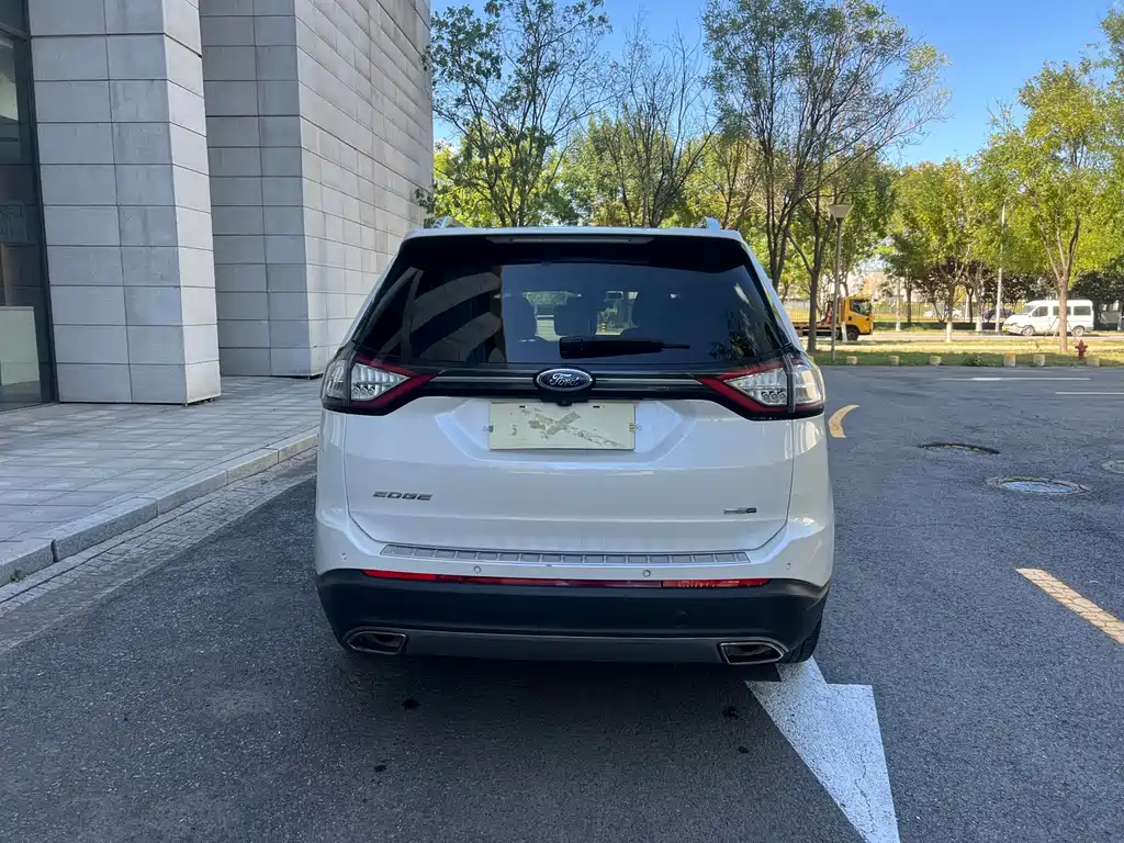 Ford Edge — миниатюра 6