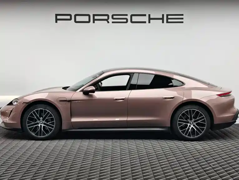 Porsche Taycan — миниатюра 4