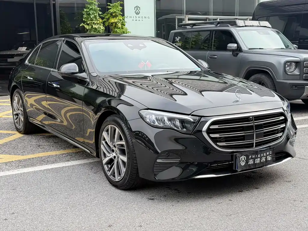 Mercedes-Benz E-Class — миниатюра 3