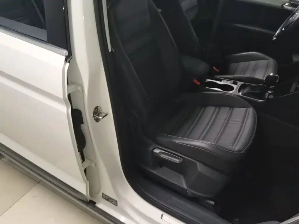 Volkswagen Touran — миниатюра 25