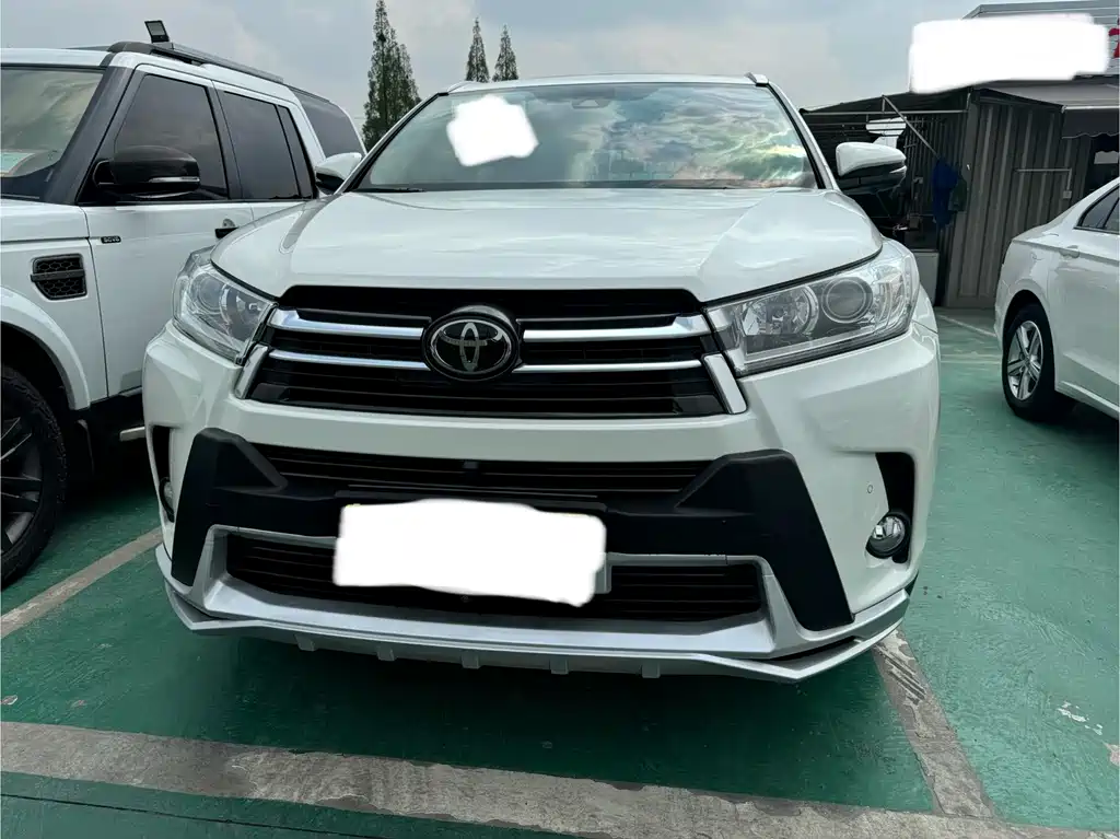 TOYOTA HIGHLANDER