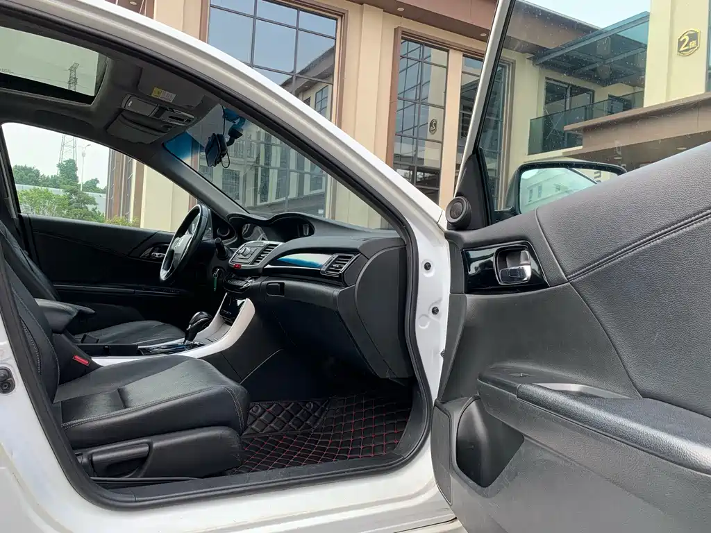 Honda Accord — миниатюра 15