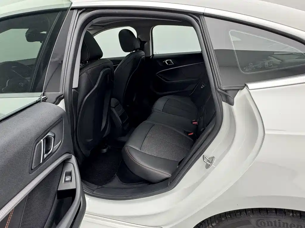 BMW 2 Series (Import) — миниатюра 17