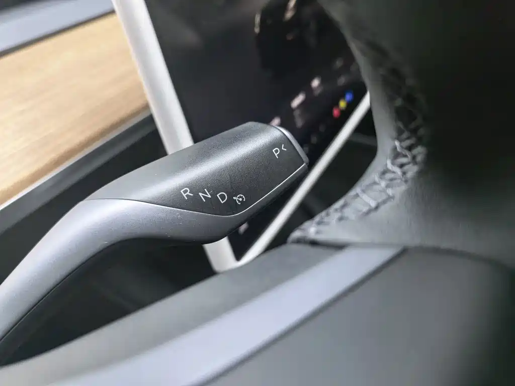 Tesla Model 3 — миниатюра 12