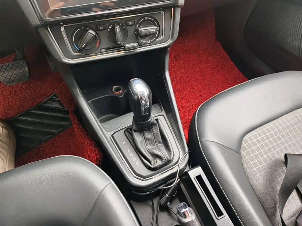 Volkswagen Santana — миниатюра 14