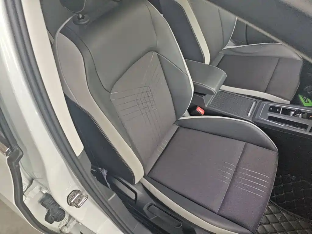 Volkswagen Golf — миниатюра 25