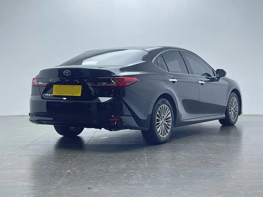 Toyota Camry — миниатюра 4