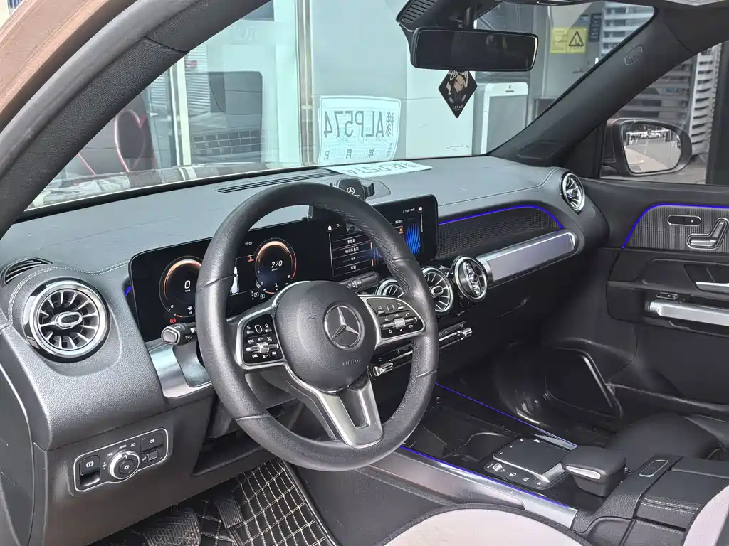 Mercedes-Benz GLB — миниатюра 9