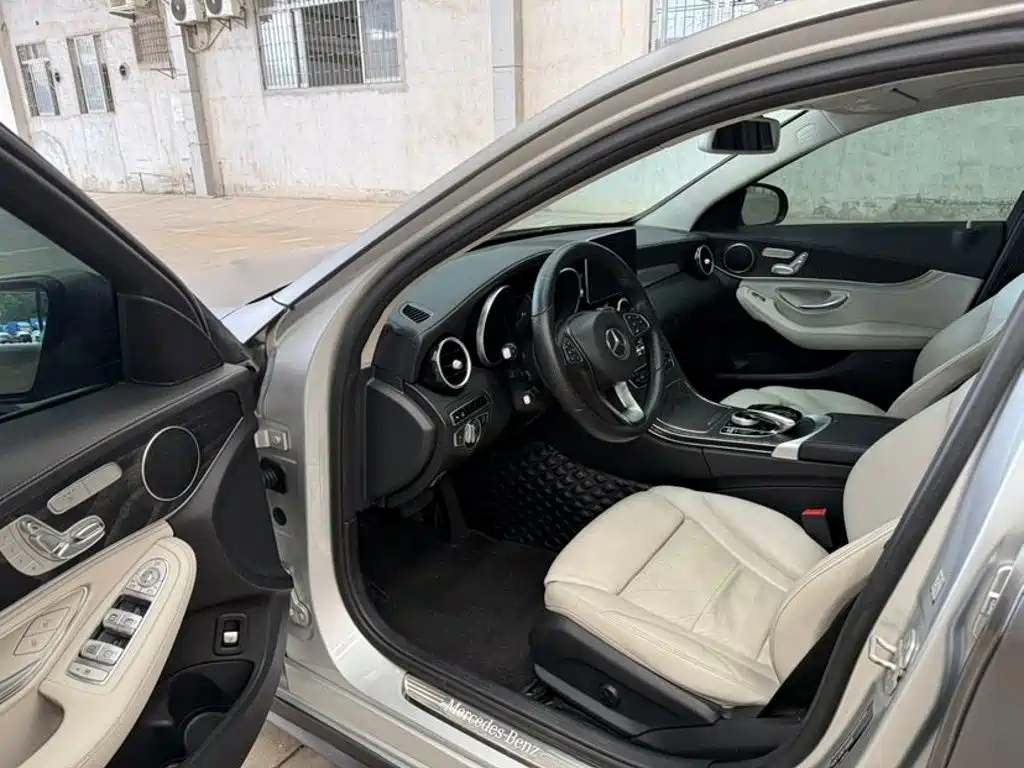 Mercedes-Benz C-Class — миниатюра 4