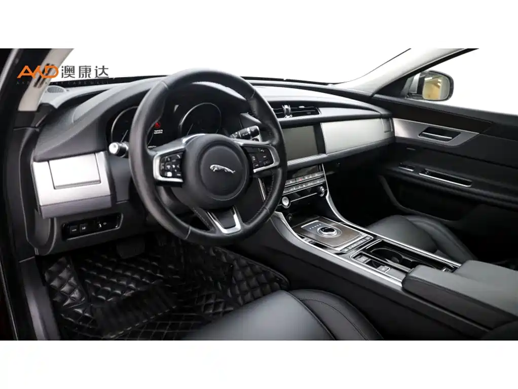 Jaguar XFL — миниатюра 6