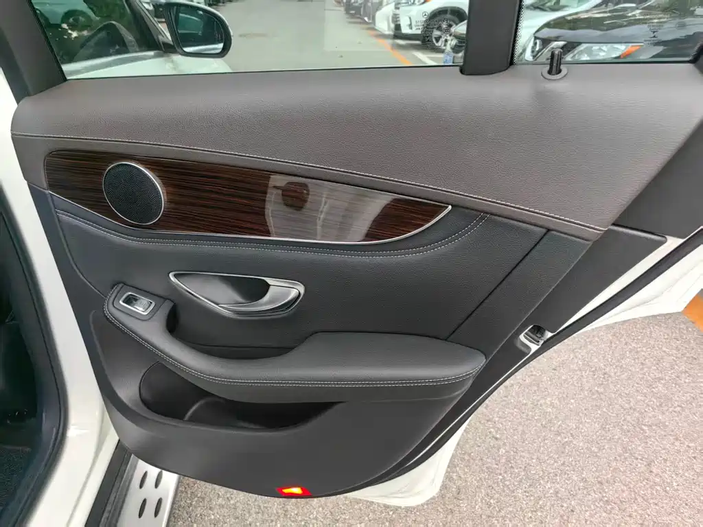 Mercedes-Benz GLC 2018 GLC 260 4MATIC Luxury