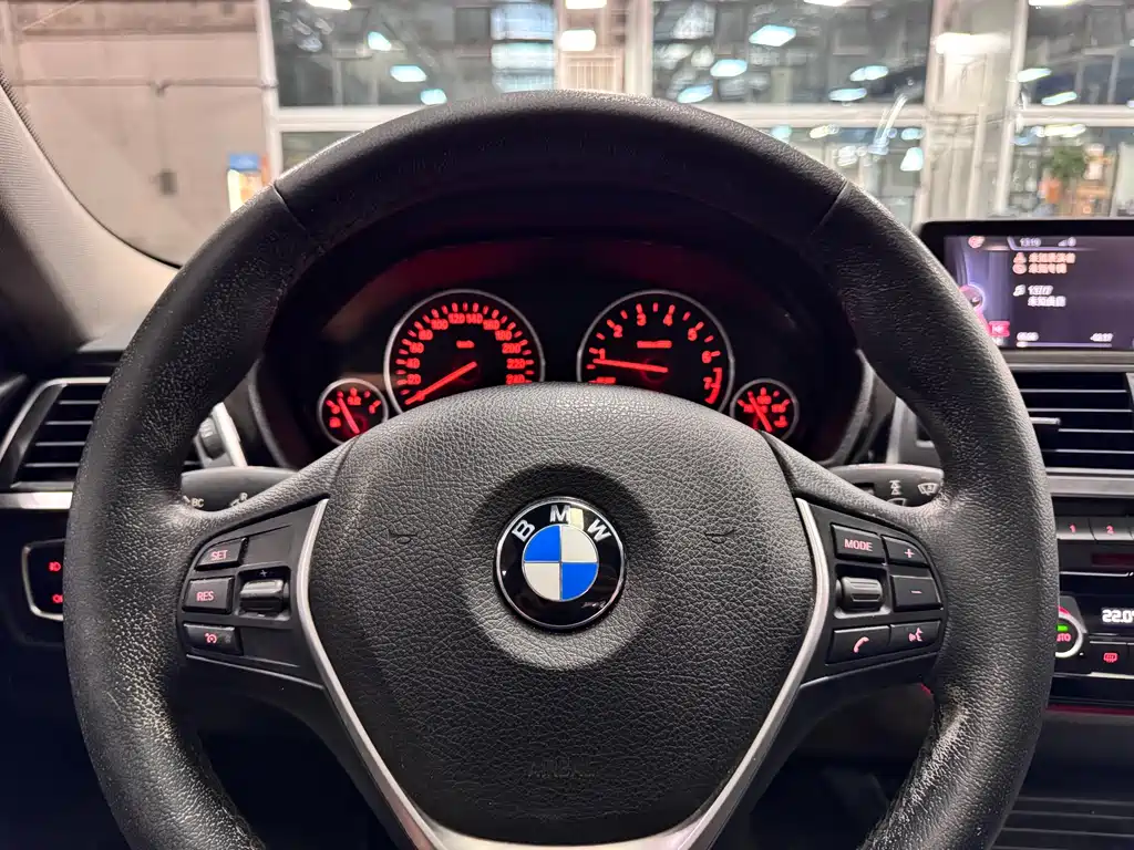 BMW 3 Series — миниатюра 12