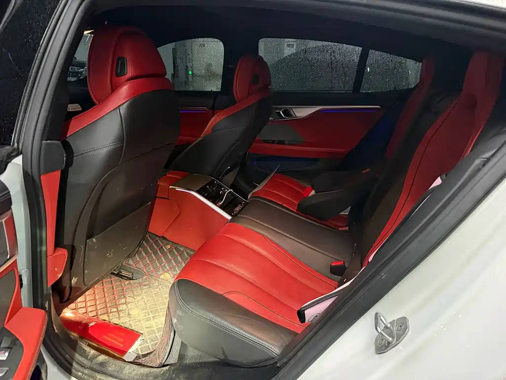 BMW 8 Series — миниатюра 4