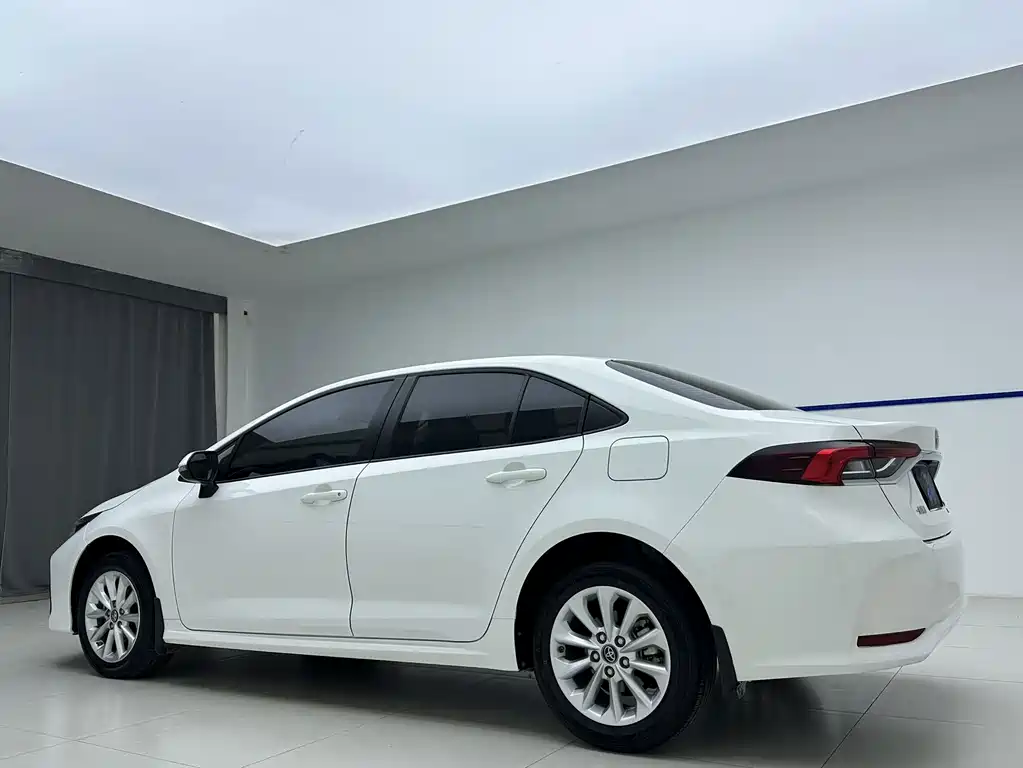 Toyota Corolla — миниатюра 4