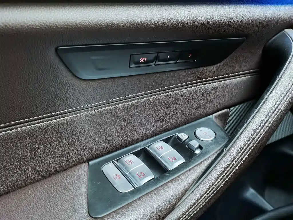 BMW 5 Series — миниатюра 19