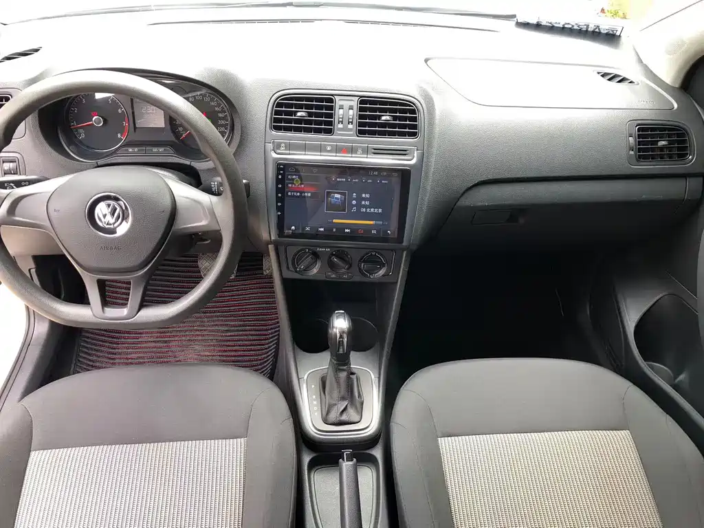 Volkswagen Polo — миниатюра 6