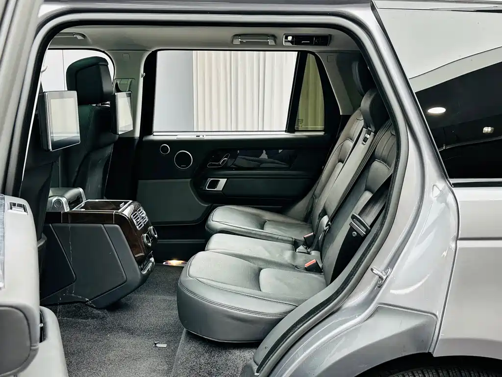 Land Rover Range Rover — миниатюра 17