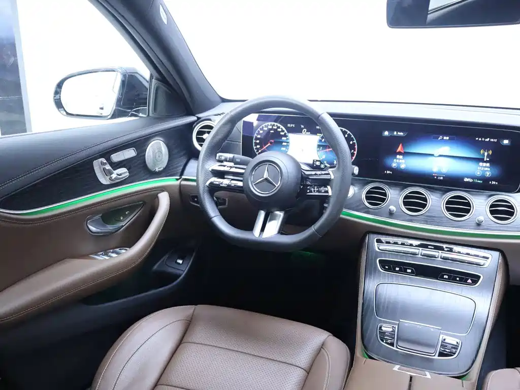 Mercedes-Benz E-Class — миниатюра 14