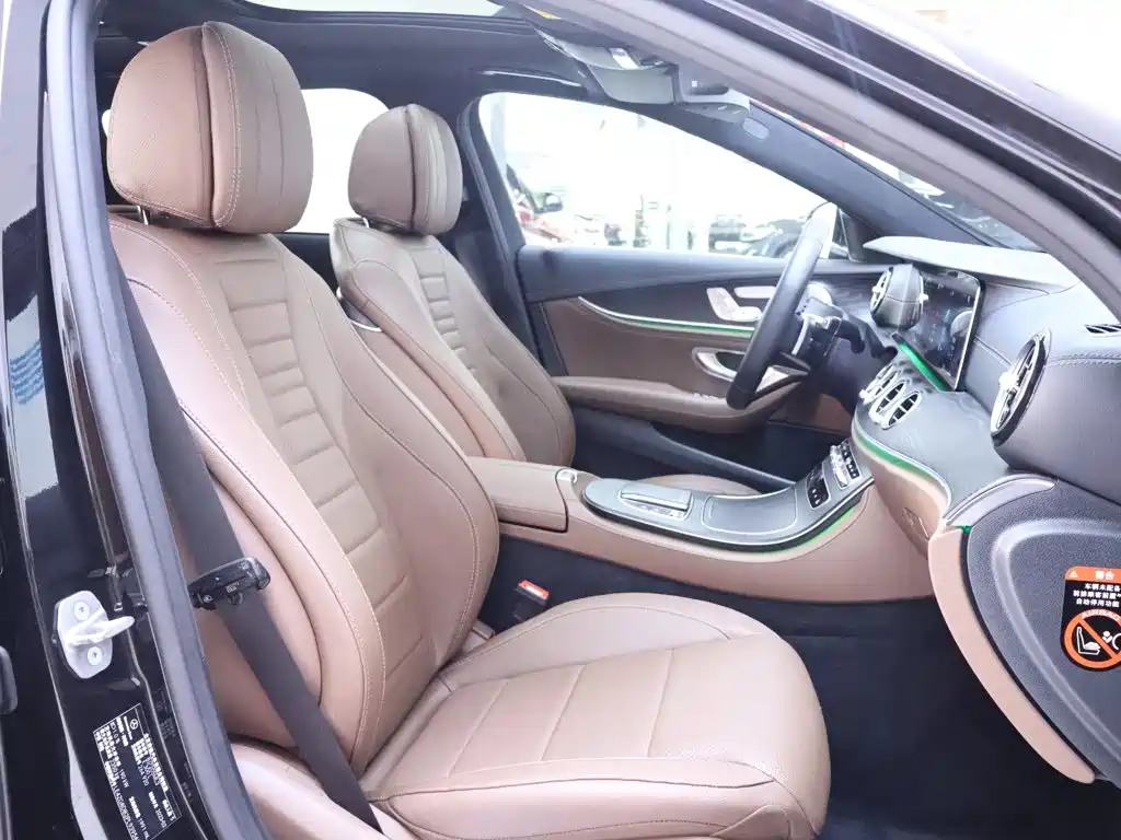 Mercedes-Benz E-Class — миниатюра 21