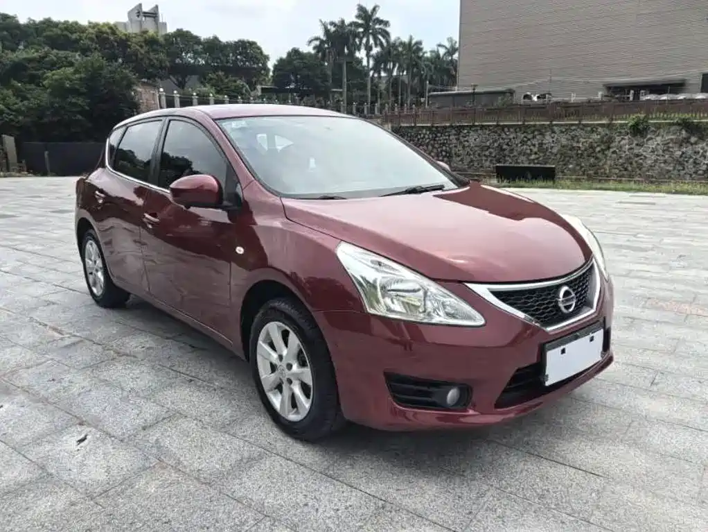 Nissan Tiida — миниатюра 3