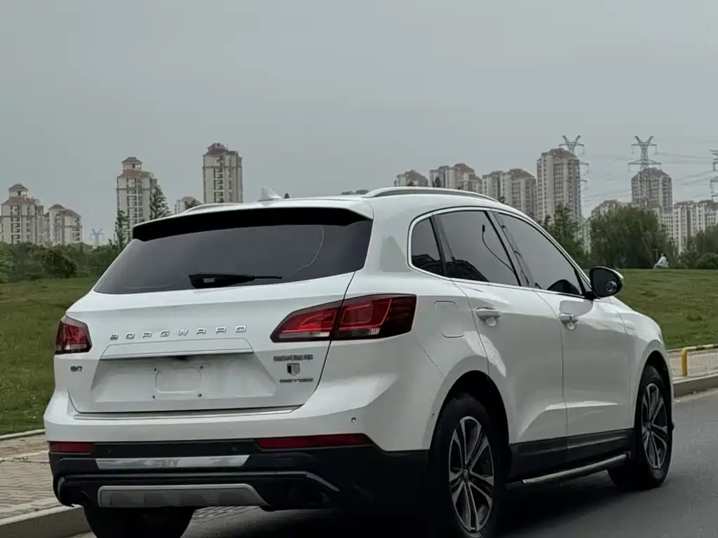 Borgward BX7 — миниатюра 5