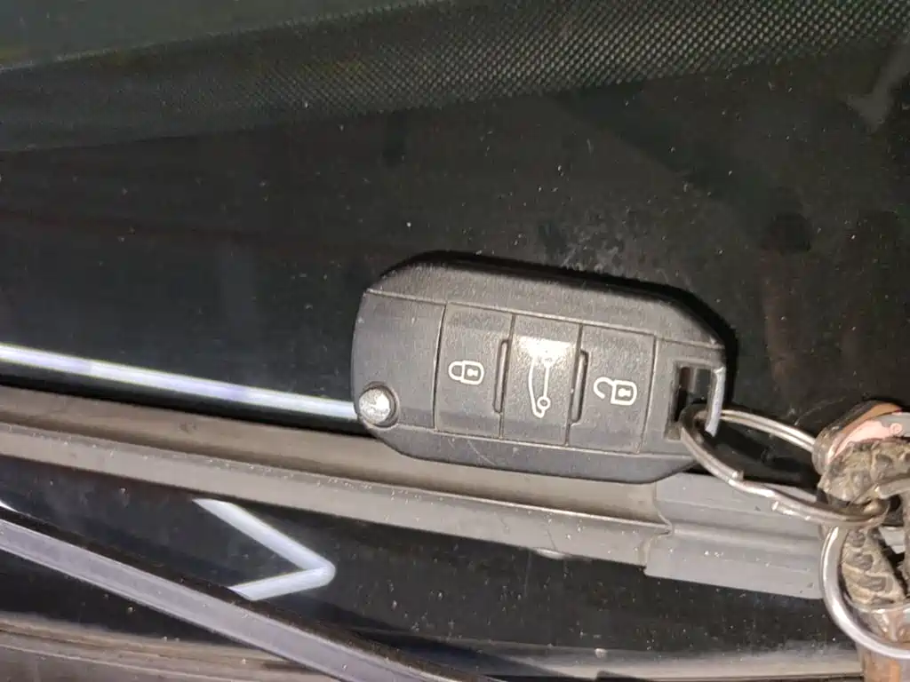 Peugeot 408 — миниатюра 9