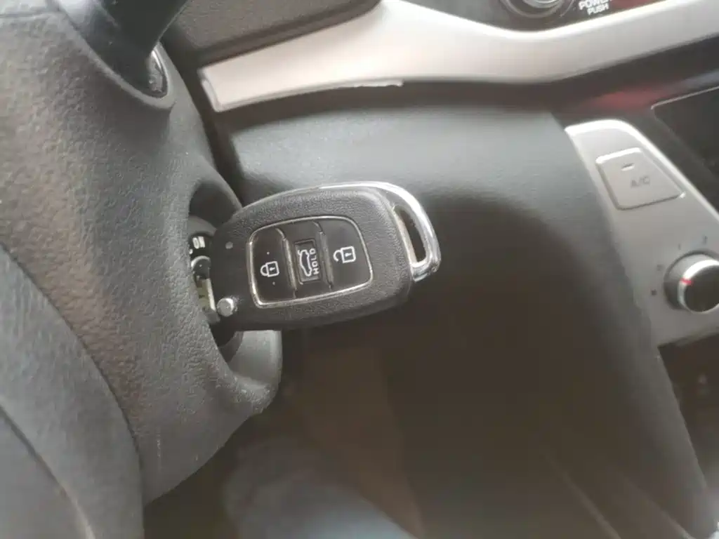Hyundai Elantra — миниатюра 9