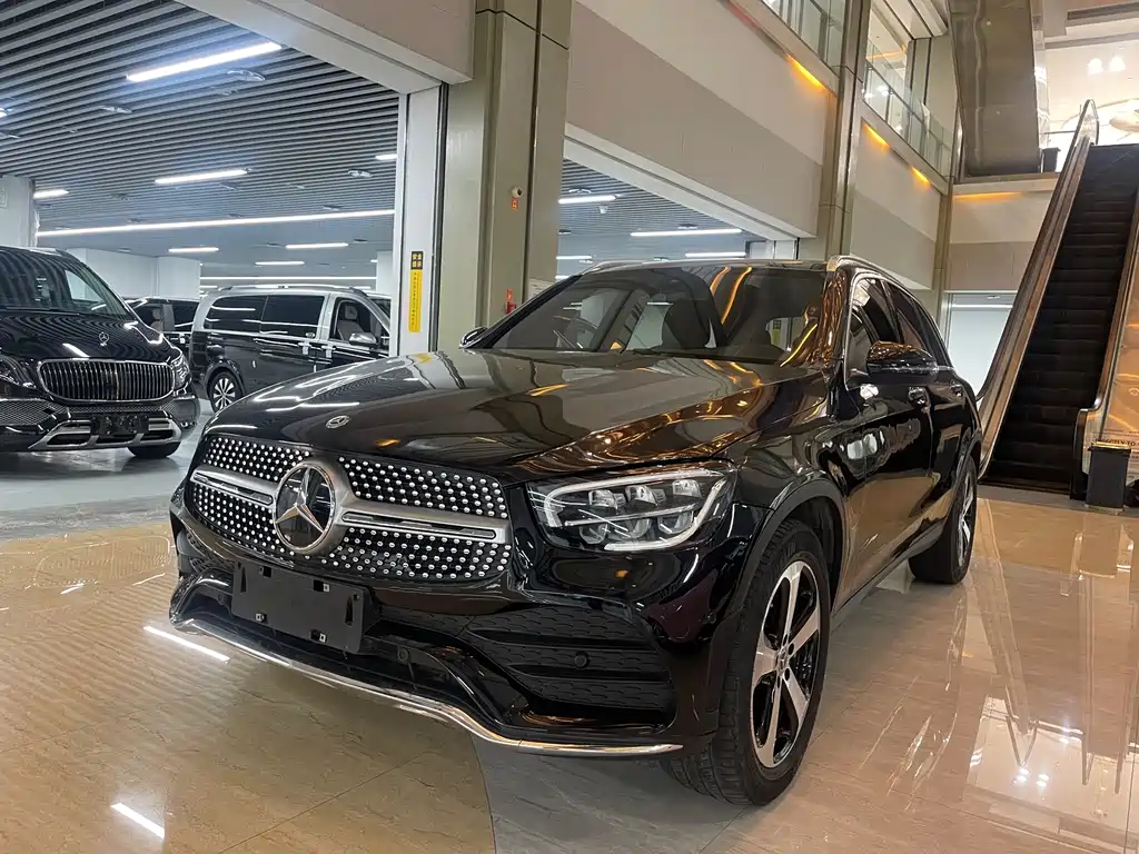MERCEDES-BENZ GLC