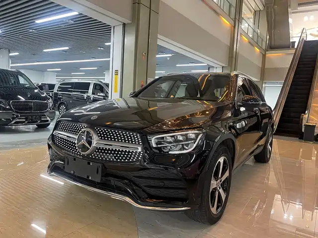 MERCEDES-BENZ GLC