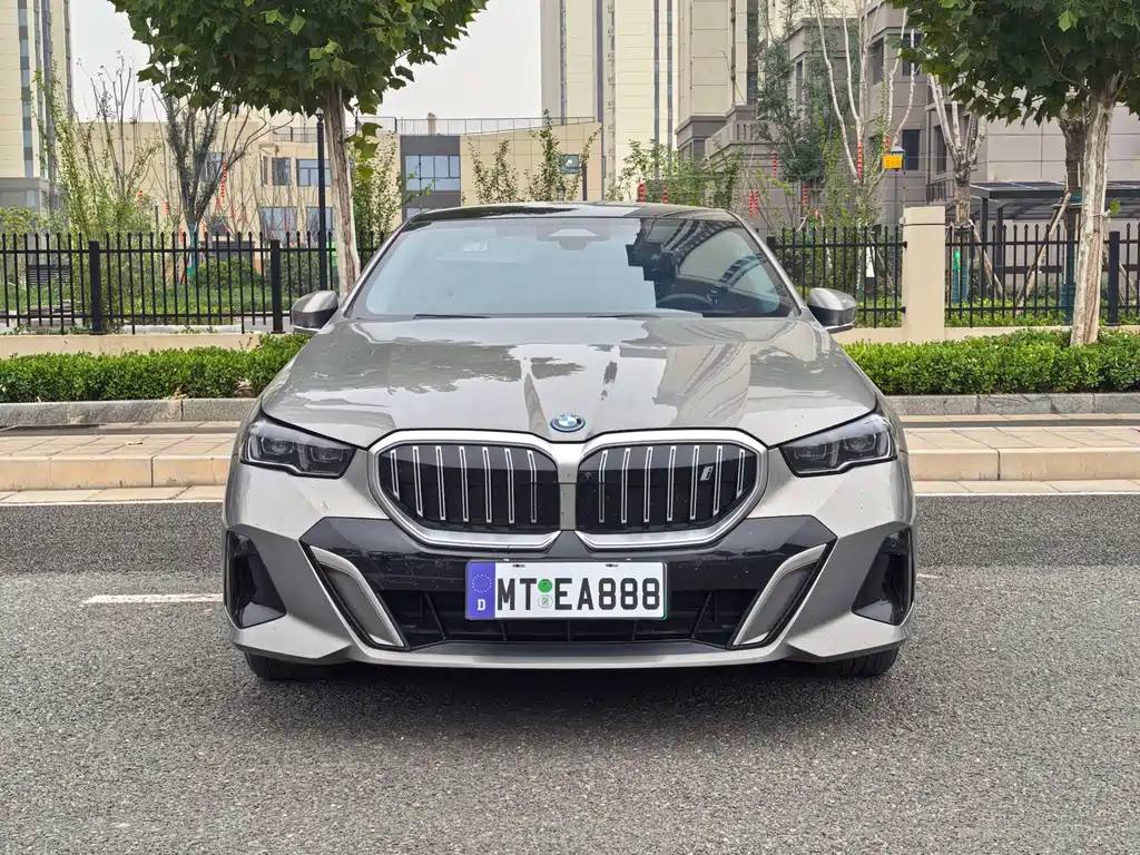 BMW i5 — миниатюра 2