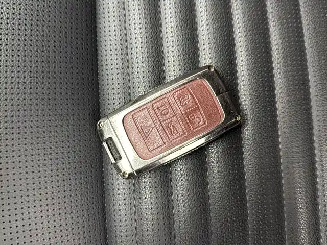 Land Rover Discovery Sport — миниатюра 18