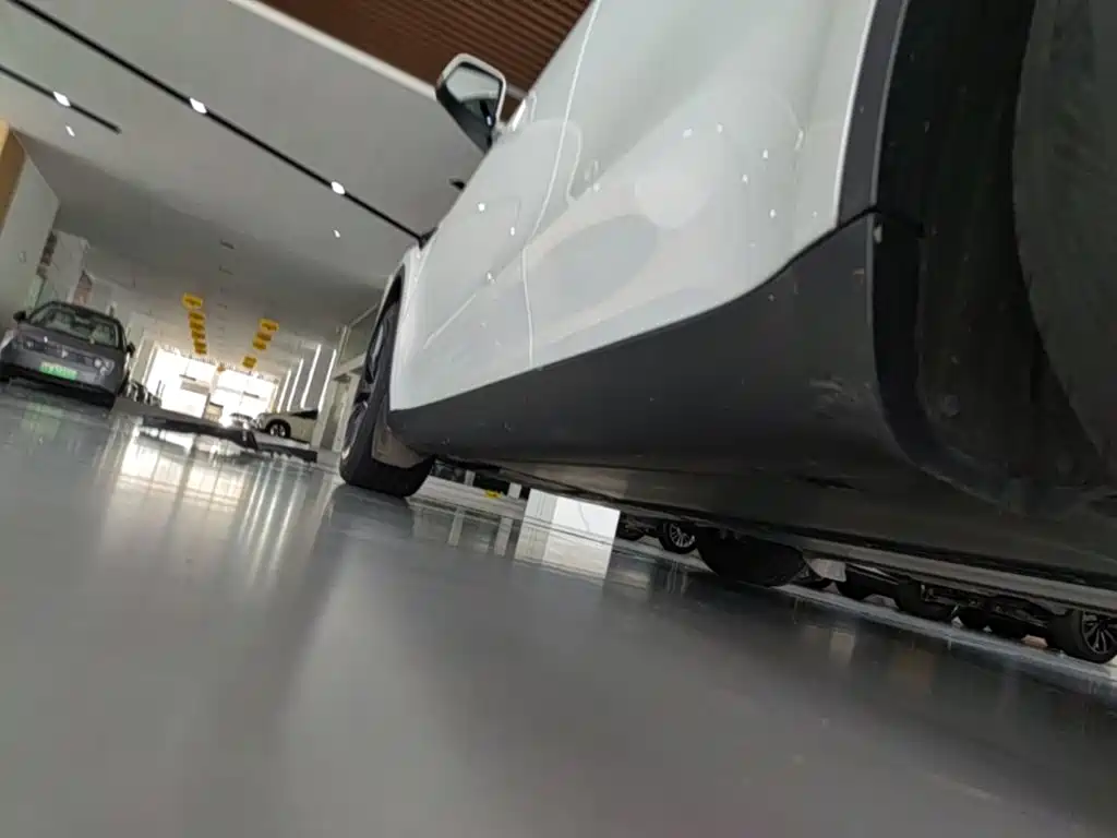 Tesla Model Y — миниатюра 22