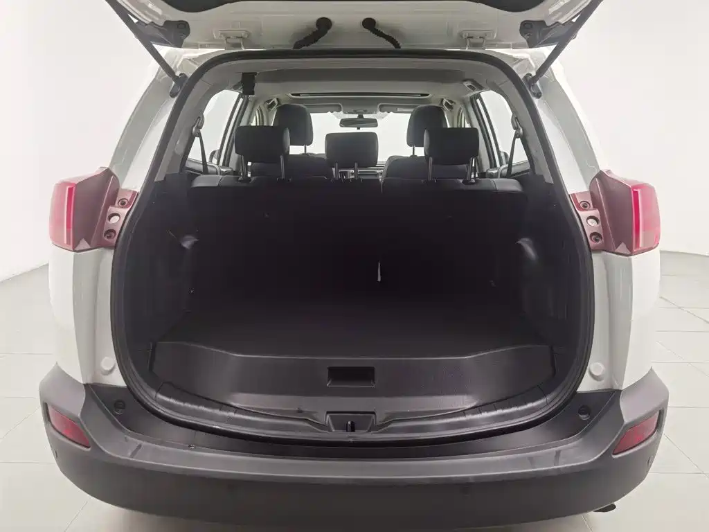 Toyota RAV4 — миниатюра 16