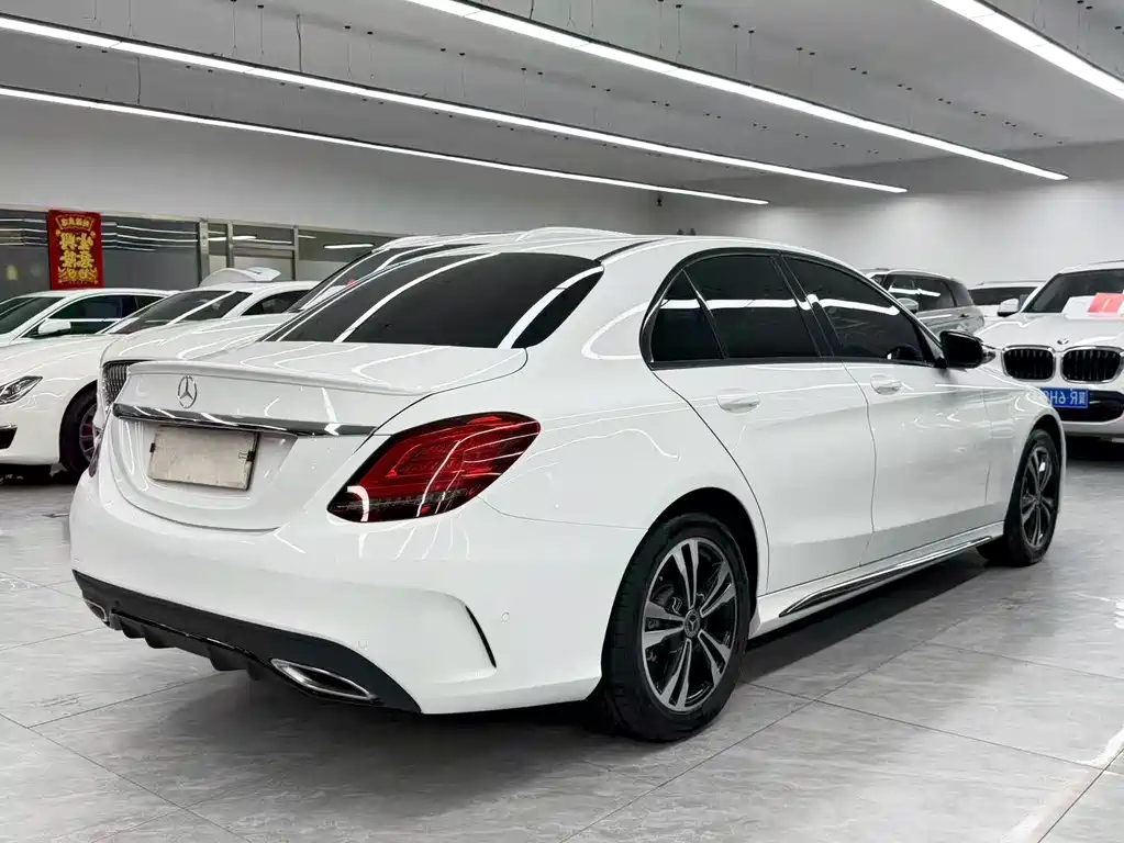 Mercedes-Benz C-Class — миниатюра 6