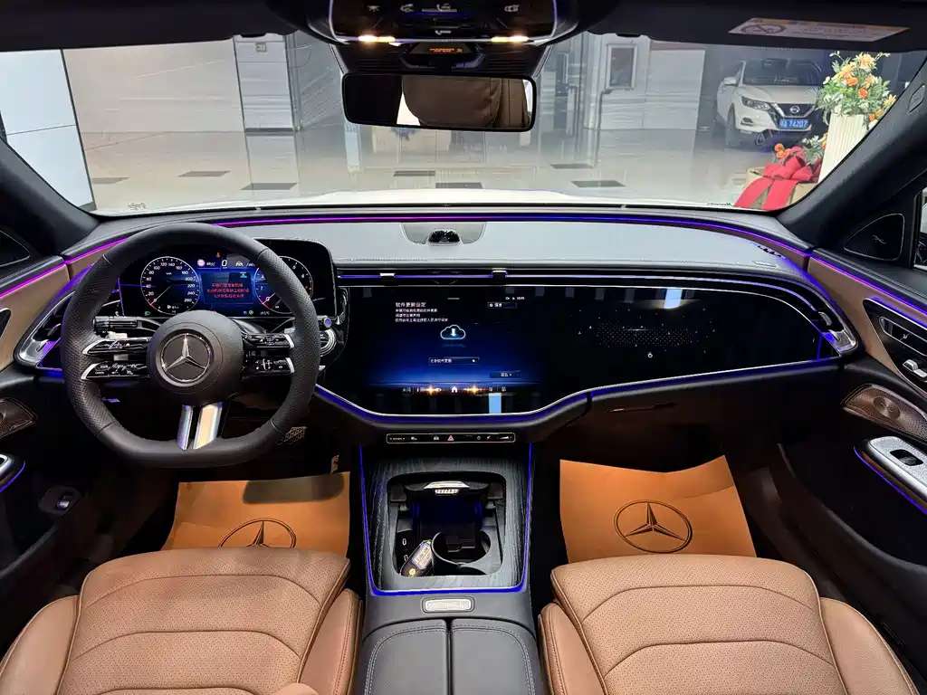 Mercedes-Benz E-Class — миниатюра 12